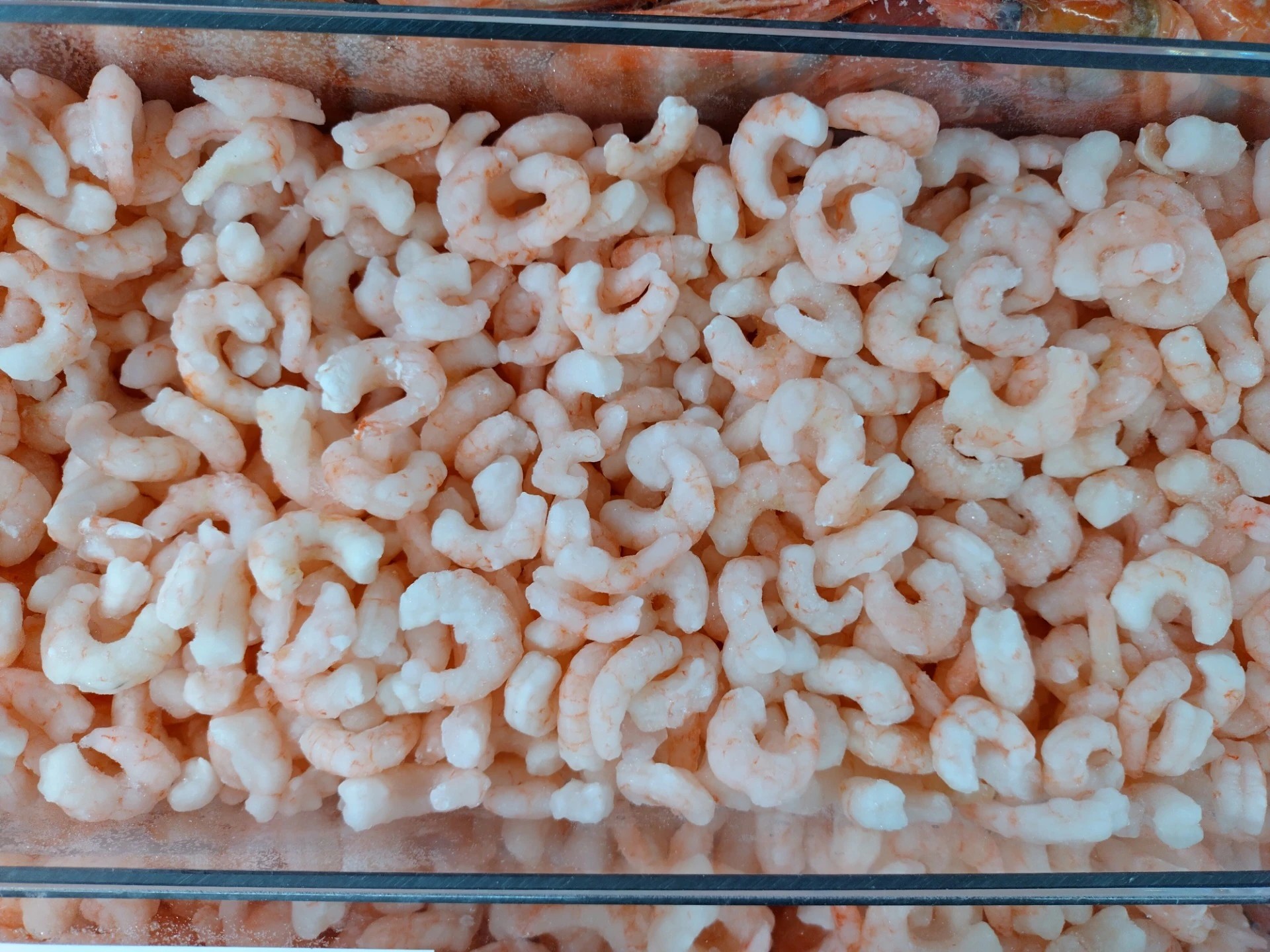 Keskikokoiset kuoritut katkaravut (350-500)