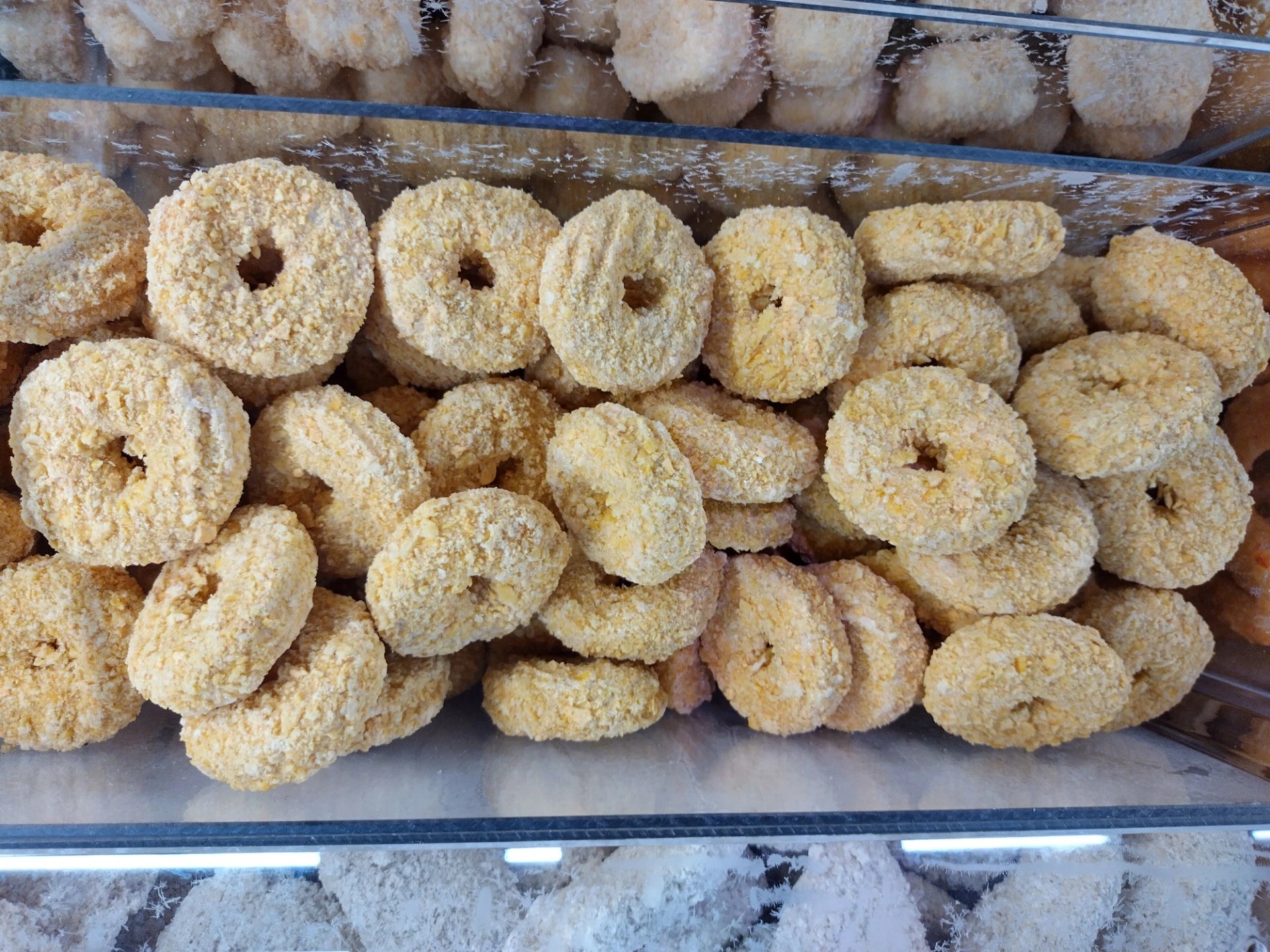 Pienet savunmakuiset juustodonitsit