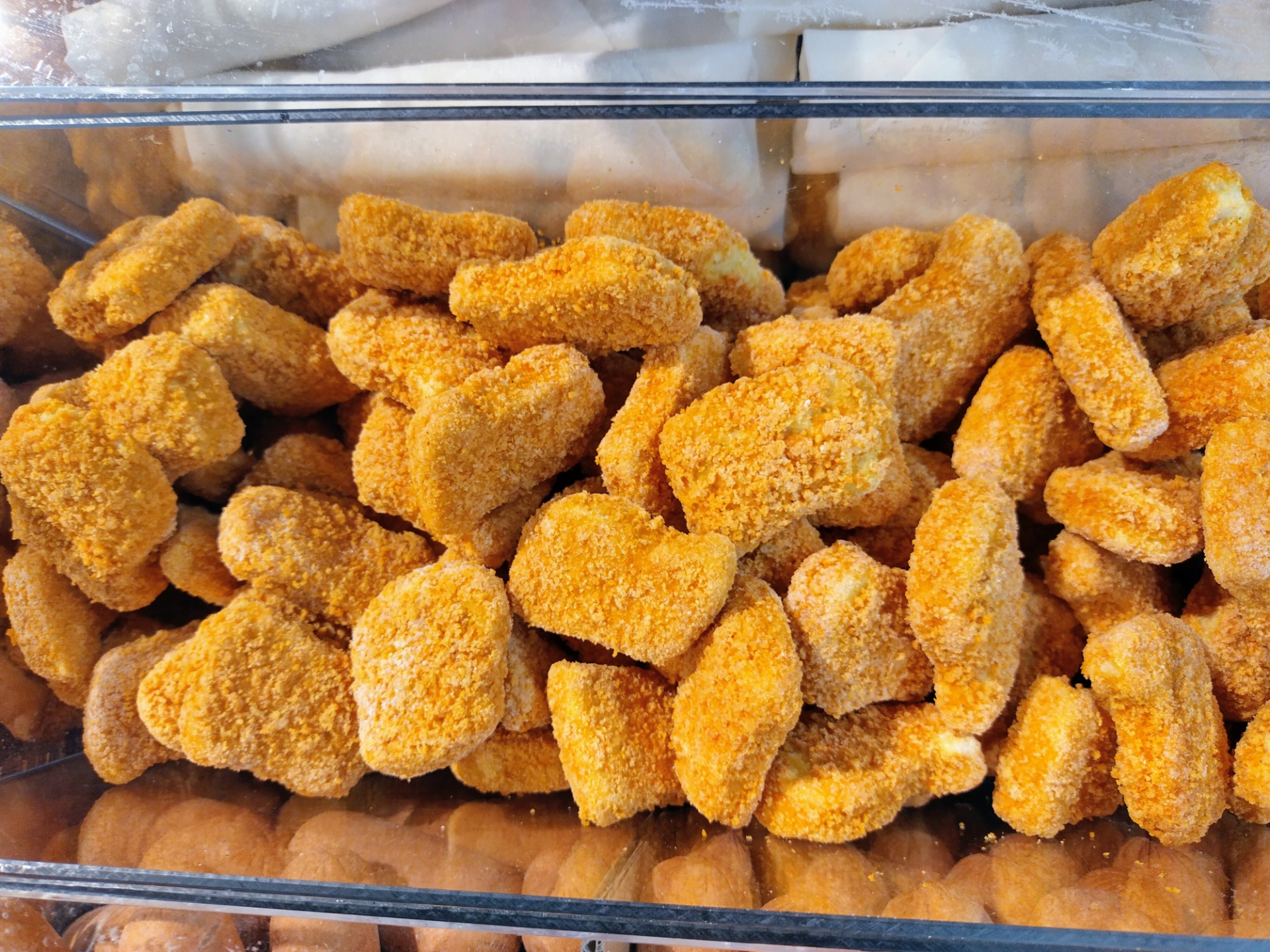 Vegaaninen chicken style nugetti